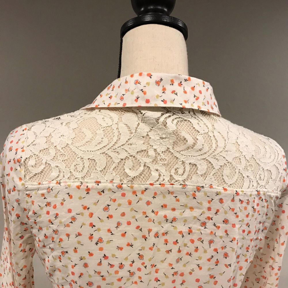 floral lace button down blouse - Picture 6 of 8